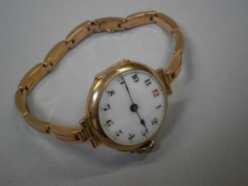 A 9ct gold ladies wristwatch