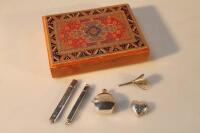 Various silver and white metal trinket items