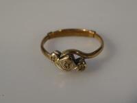 A 9ct gold dress ring