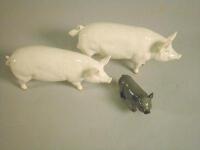 Three Beswick pigs to include