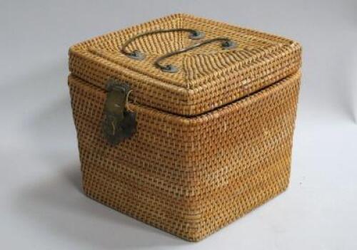 An early 20th C wicker fishing basket.