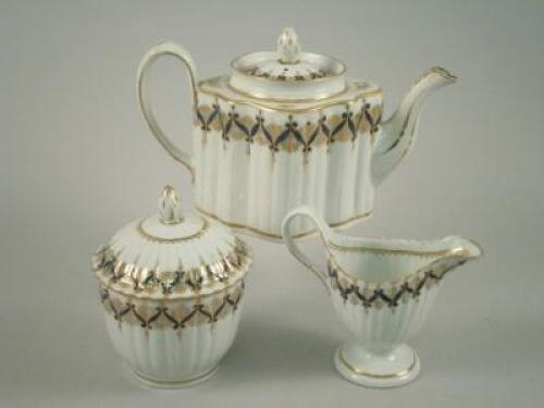 Three items of late 18thC Newhall porcelain