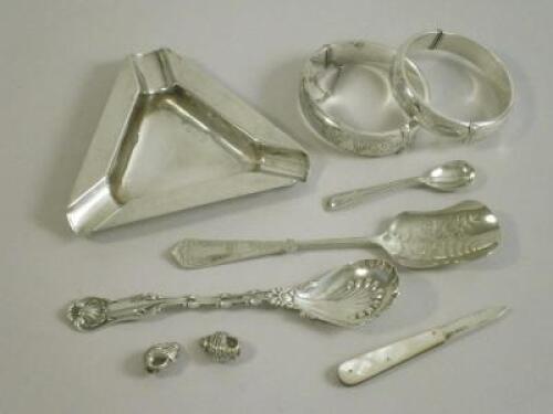 Various items of small silver