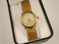 A 9ct gold gentleman's Waltham wristwatch