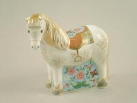 A Royal Crown Derby paperweight of a horse