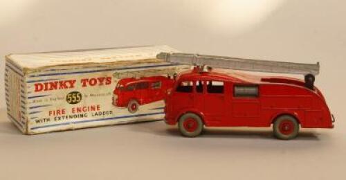 A Dinky fire engine with extending ladder (555)
