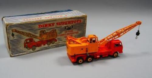 A Dinky 20 ton lorry mounted crane 'Coles' (972)