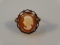 A shell cameo dress ring