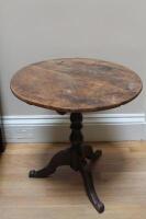 An 18thC mahogany supper table