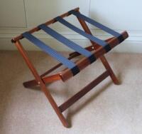 A folding luggage stand