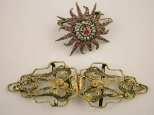 Costume jewellery. A star brooch