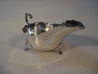 An Edwardian silver sauce boat