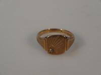 A gentleman's 9ct gold signet ring