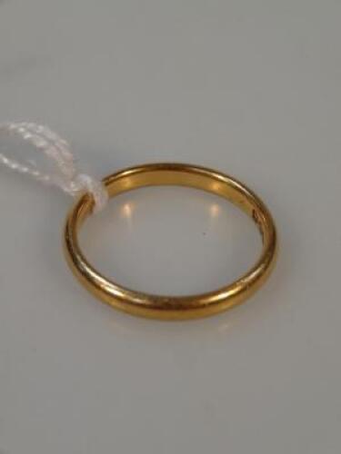 A 22ct gold wedding band