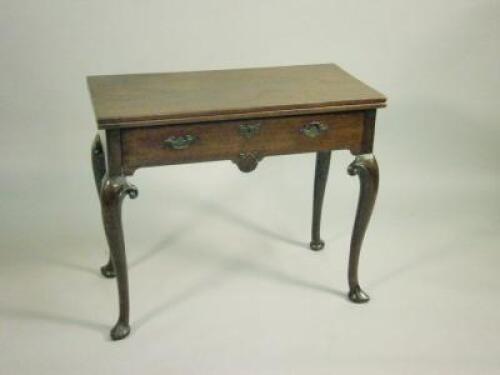 A mid 18thC mahogany tea table