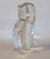 An Orrefors glass figure of a seated cat