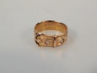 A 15ct gold buckle ring