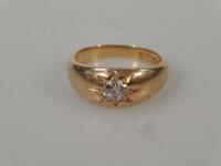 An 18ct gold dress ring