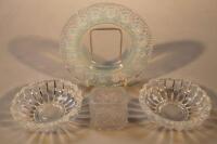 A pair of Avesn French opalescent small bowls