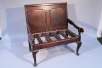 A late 18thC/early 19thC small oak settle