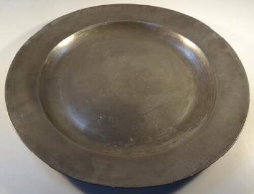 A late 18thC/early 19thC pewter charger