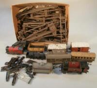 A quantity of Hornby and other 0 gauge tinplate clockwork railway locomotives