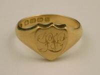 An 18ct gold signet ring