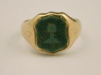 A 15ct gold gentleman's signet ring
