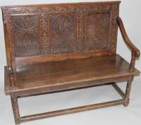 A 17th/18thC oak settle