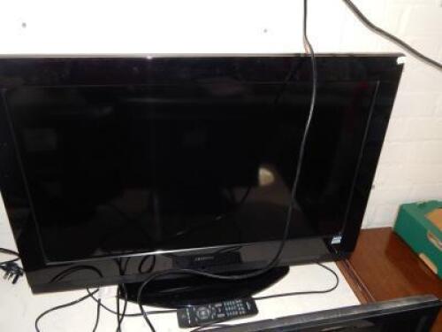 An Hitachi 32" flatscreen television.