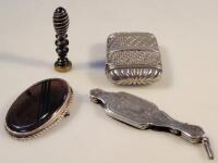 A pair of 19thC French lunettes and other bijouterie items