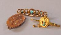 Three Edwardian 9ct gold bar brooches.