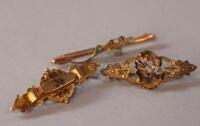 Three Edwardian 9ct gold bar brooches.