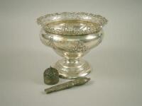 An Edwardian style pedestal bowl