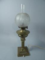 An early 20thC brass oil lamp