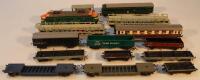 A quantity of Hornby 00 gauge unboxed carriages