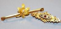 Two early 20thC bar brooches