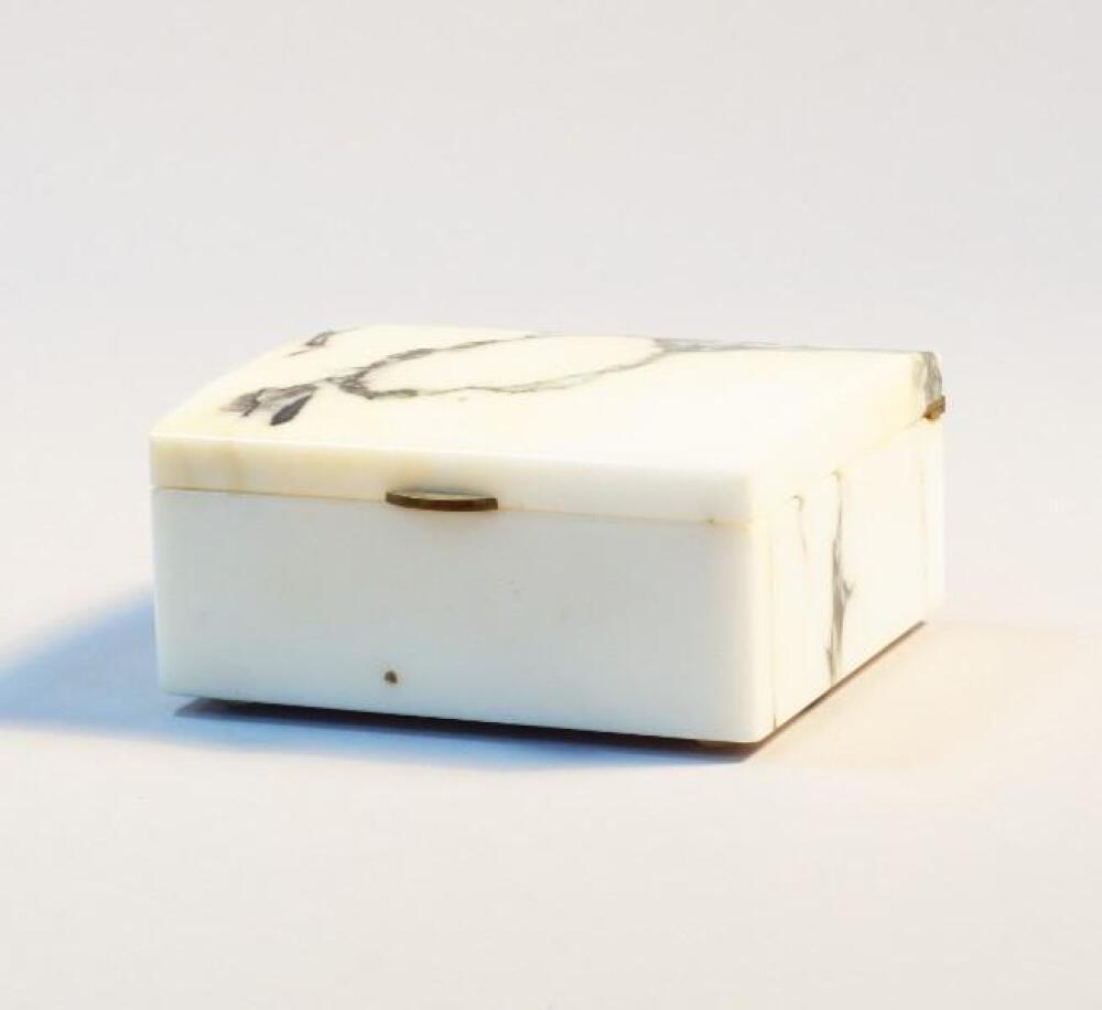 marble cigarette box A 1970s white marble cigarette box