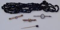 Assorted costume jewellery