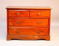 An Edwardian mahogany chest of drawers