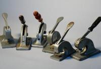 A quantity of desk seal presses.