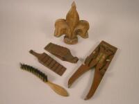 Various items of treen