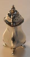 An Edwardian silver pepper pot