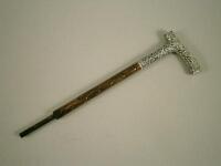 An Edwardian silver mounted parasol handle