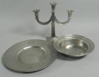 A Continental pewter charger