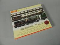 A Hornby 00 gauge Bournemouth Belle locomotive and carriage set