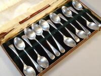 A set of twelve Edwardian silver tea spoons