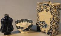 A late 18thC blue and white Caughley tea bowl