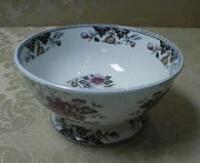 A 19th century ironstone footed bowl