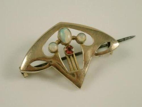 An early 20thC Art Nouveau style pierced brooch